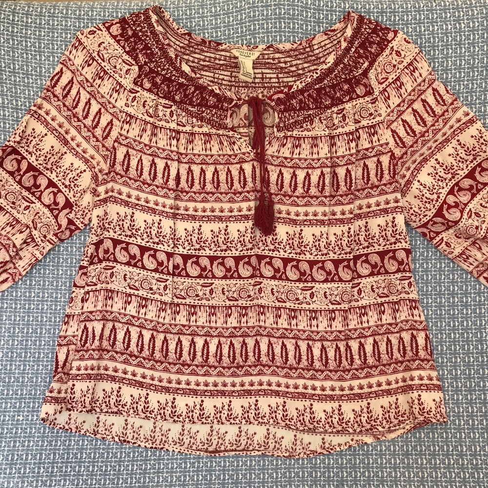 Printed Long Sleeves with Scoop Neck Size Small